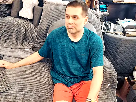 Snapshot of ClampMaster chatting on 02/27/26, 06:19 ClampMaster online show from 02/27/26, 06:19