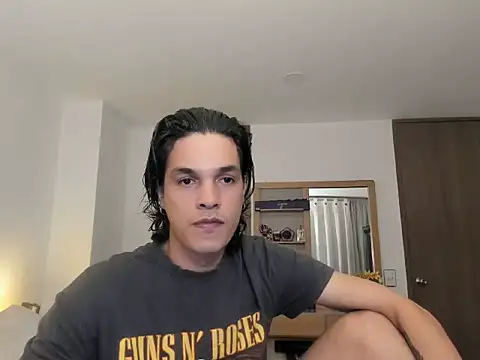 uglycoyote18 online show from 04/25/26, 07:00