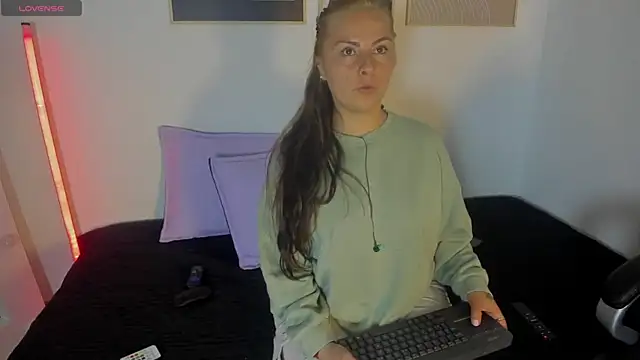 Snapshot of brandy_sweet_ chatting on 10/15/25, 02:28 brandy sweet  online show from 10/15/25, 02:28