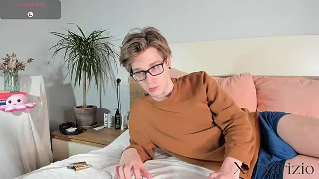 Snapshot of Shirizi chatting on 02/28/25, 10:28 Shirizi online show from 02/28/25, 10:28