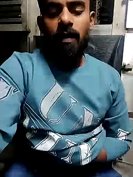 Snapshot of rayhan085 chatting on 12/25/24, 12:15 rayhan085 online show from 12/25/24, 12:15