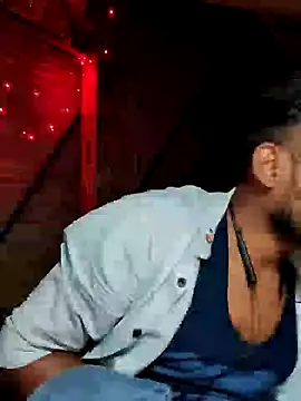 Snapshot of rayhan085 chatting on 02/15/25, 02:55 rayhan085 online show from 02/15/25, 02:55