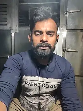 Snapshot of rayhan085 chatting on 03/05/25, 04:57 rayhan085 online show from 03/05/25, 04:57