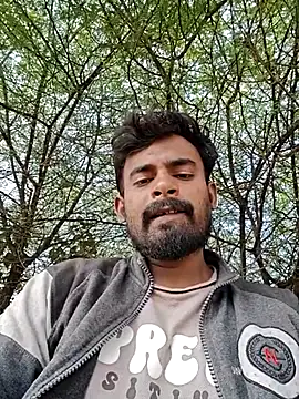 Snapshot of rayhan085 chatting on 11/21/25, 09:08 rayhan085 online show from 11/21/25, 09:08