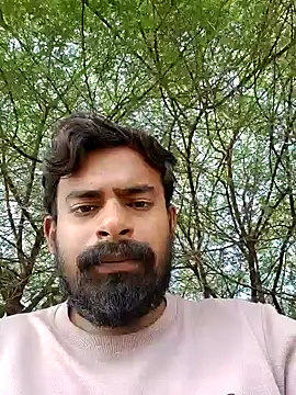 Snapshot of rayhan085 chatting on 12/17/25, 09:26 rayhan085 online show from 12/17/25, 09:26