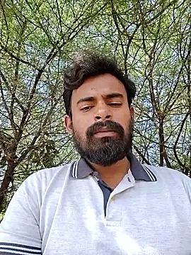 Snapshot of rayhan085 chatting on 12/18/25, 08:53 rayhan085 online show from 12/18/25, 08:53