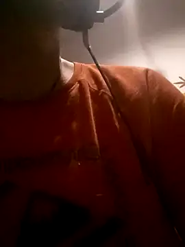 Snapshot of LECHEBALLS chatting on 11/03/25, 03:30 LECHEBALLS online show from 11/03/25, 03:30