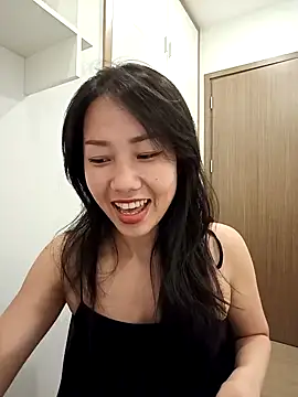 Snapshot of Sugar2k5 chatting on 12/18/24, 01:56 Sugar2k5 online show from 12/18/24, 01:56