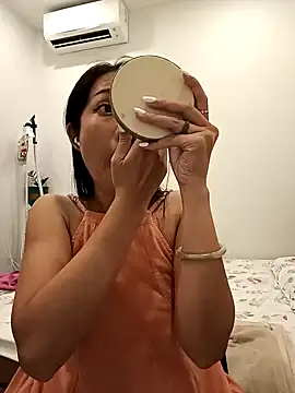 Snapshot of Sugar2k5 chatting on 02/28/25, 05:37 Sugar2k5 online show from 02/28/25, 05:37