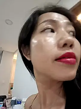 Snapshot of Sugar2k5 chatting on 03/04/25, 01:49 Sugar2k5 online show from 03/04/25, 01:49