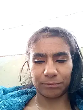 Snapshot of Leslly_ chatting on 01/05/25, 03:02 Leslly online show from 01/05/25, 03:02