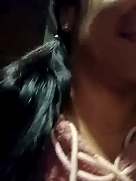 Snapshot of Leslly_ chatting on 01/22/25, 10:18 Leslly online show from 01/22/25, 10:18