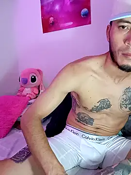 Snapshot of Leslly_ chatting on 02/01/25, 05:37 Leslly online show from 02/01/25, 05:37