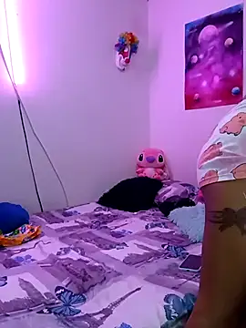 Snapshot of Leslly_ chatting on 02/20/25, 10:48 Leslly online show from 02/20/25, 10:48