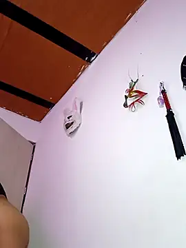 Snapshot of Leslly_ chatting on 09/19/25, 11:49 Leslly online show from 09/19/25, 11:49