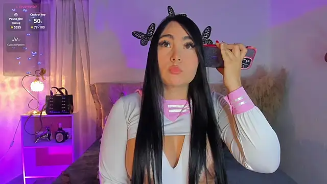 Sarahballiston  online show from 12/19/25, 12:17