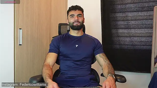 Snapshot of Derek_w chatting on 11/07/25, 07:36 Derek w online show from 11/07/25, 07:36