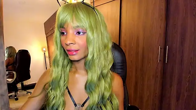 alikahouston4 online show from 10/19/25, 03:29