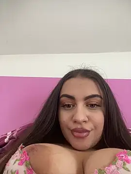 Snapshot of ayshalove chatting on 03/18/25, 02:04 ayshalove online show from 03/18/25, 02:04