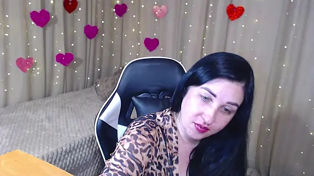 Snapshot of JillStevens chatting on 05/05/26, 11:02 JillStevens online show from 05/05/26, 11:02