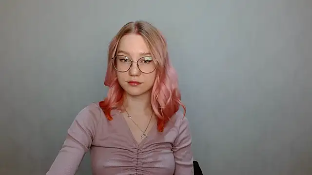 Snapshot of cindi_hot chatting on 12/05/24, 12:33 cindi hot online show from 12/05/24, 12:33