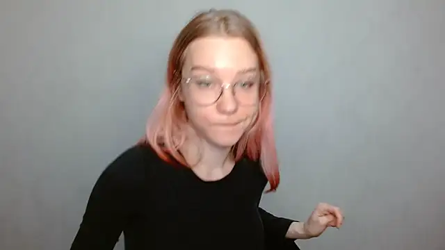 Snapshot of cindi_hot chatting on 12/15/24, 12:06 cindi hot online show from 12/15/24, 12:06