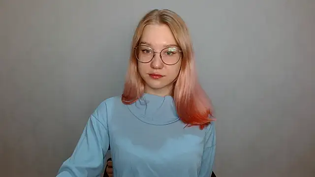 Snapshot of cindi_hot chatting on 12/20/24, 09:54 cindi hot online show from 12/20/24, 09:54