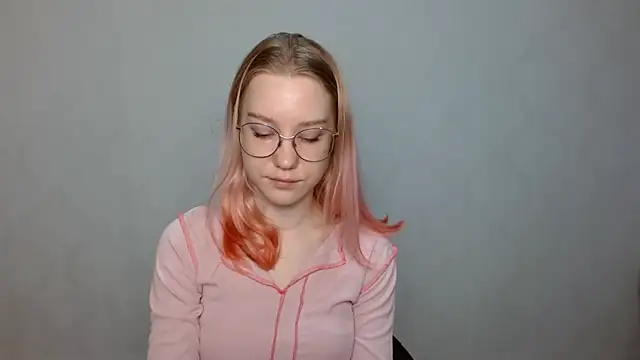 Snapshot of cindi_hot chatting on 12/22/24, 09:55 cindi hot online show from 12/22/24, 09:55