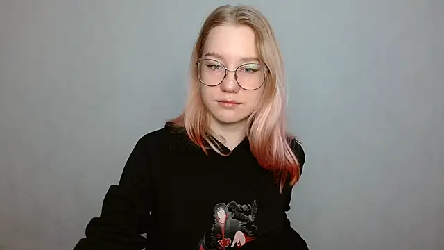 Snapshot of cindi_hot chatting on 12/24/24, 08:55 cindi hot online show from 12/24/24, 08:55