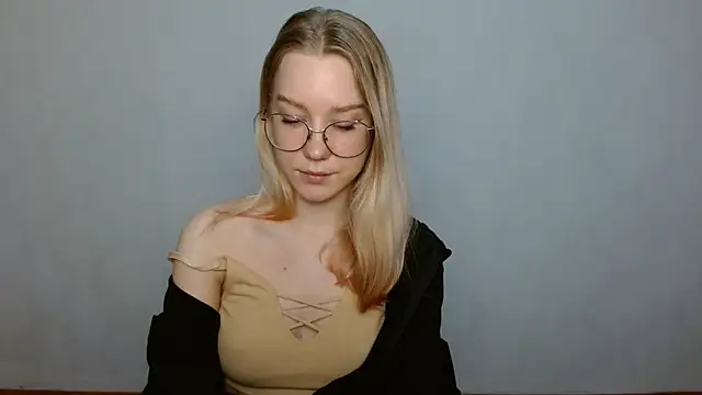 Snapshot of cindi_hot chatting on 02/09/25, 12:41 cindi hot online show from 02/09/25, 12:41