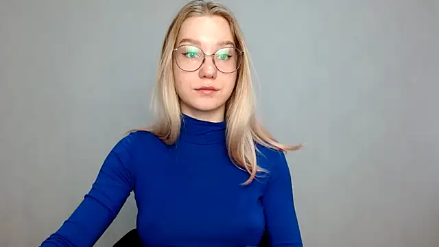 Snapshot of cindi_hot chatting on 02/19/25, 07:28 cindi hot online show from 02/19/25, 07:28