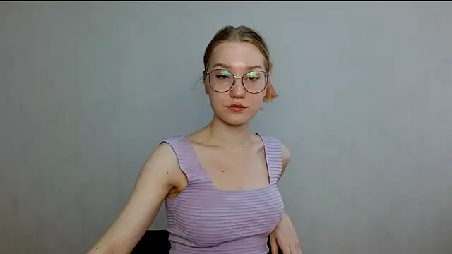 Snapshot of cindi_hot chatting on 03/07/25, 08:34 cindi hot online show from 03/07/25, 08:34