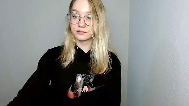 Snapshot of cindi_hot chatting on 03/20/25, 11:16 cindi hot online show from 03/20/25, 11:16