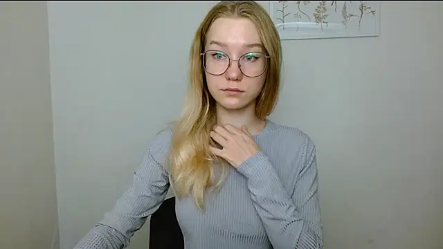 Snapshot of cindi_hot chatting on 09/25/25, 10:30 cindi hot online show from 09/25/25, 10:30