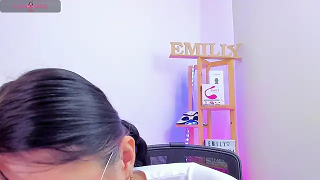 EmillySanders online show from 10/10/25, 04:28