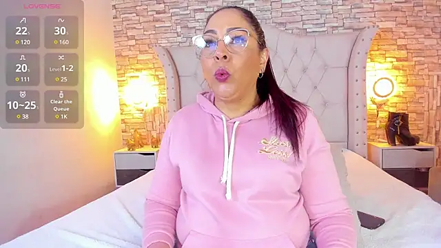 Snapshot of Gina_Myers chatting on 02/28/25, 12:52 Gina Myers online show from 02/28/25, 12:52