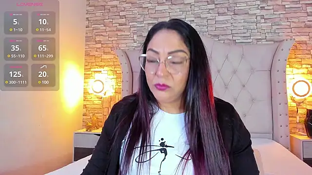 Snapshot of Gina_Myers chatting on 03/02/25, 12:54 Gina Myers online show from 03/02/25, 12:54