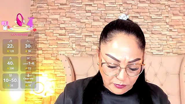 Snapshot of Gina_Myers chatting on 09/11/25, 01:33 Gina Myers online show from 09/11/25, 01:33