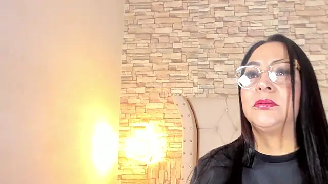 Snapshot of Gina_Myers chatting on 09/20/25, 12:28 Gina Myers online show from 09/20/25, 12:28