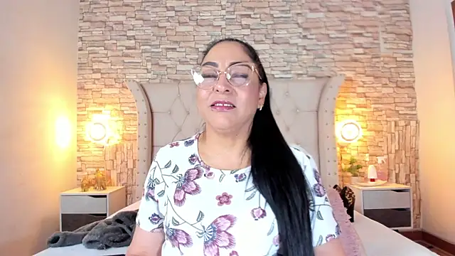Snapshot of Gina_Myers chatting on 09/24/25, 12:41 Gina Myers online show from 09/24/25, 12:41