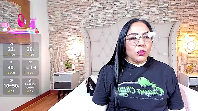Snapshot of Gina_Myers chatting on 10/11/25, 12:36 Gina Myers online show from 10/11/25, 12:36