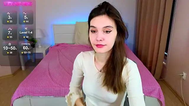 Snapshot of SusieMorris chatting on 03/22/25, 01:54 SusieMorris online show from 03/22/25, 01:54