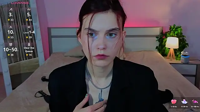 Snapshot of SusieMorris chatting on 11/10/25, 09:41 SusieMorris online show from 11/10/25, 09:41