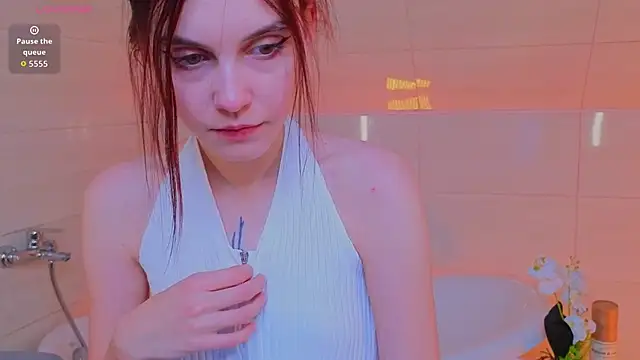 Snapshot of SusieMorris chatting on 11/16/25, 10:10 SusieMorris online show from 11/16/25, 10:10