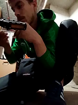 Snapshot of KidoXVII chatting on 10/15/25, 01:11 KidoXVII online show from 10/15/25, 01:11