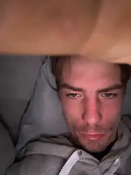 Snapshot of KidoXVII chatting on 11/22/25, 01:59 KidoXVII online show from 11/22/25, 01:59