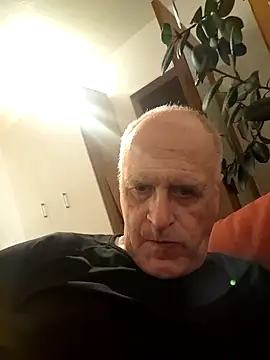 Snapshot of Milkasahne64 chatting on 10/29/25, 05:58 Milkasahne64 online show from 10/29/25, 05:58