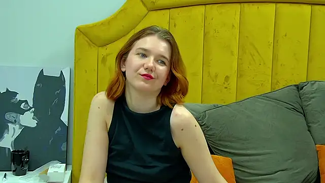 Snapshot of LessySmith chatting on 10/12/25, 04:22 LessySmith online show from 10/12/25, 04:22