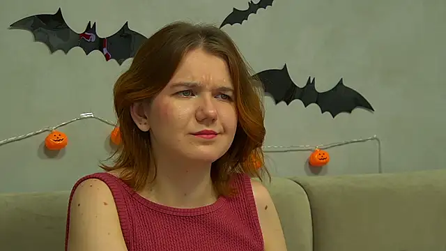 Snapshot of LessySmith chatting on 11/02/25, 04:31 LessySmith online show from 11/02/25, 04:31