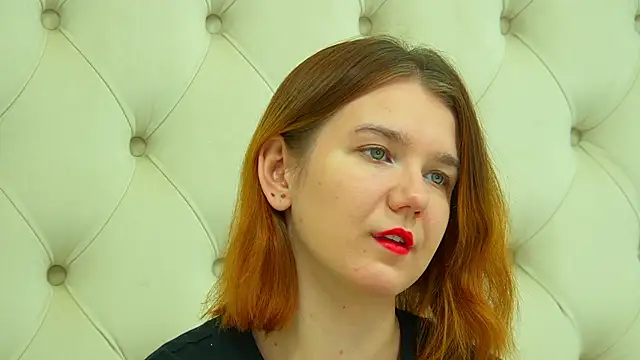 Snapshot of LessySmith chatting on 11/09/25, 04:16 LessySmith online show from 11/09/25, 04:16